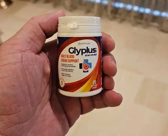 صورة العميل: الطرد المستلم من Glyplus على الطاولة